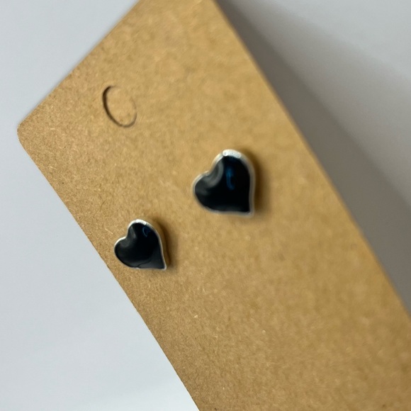 Black and silver shaped stud earrings - Picture 5 of 6